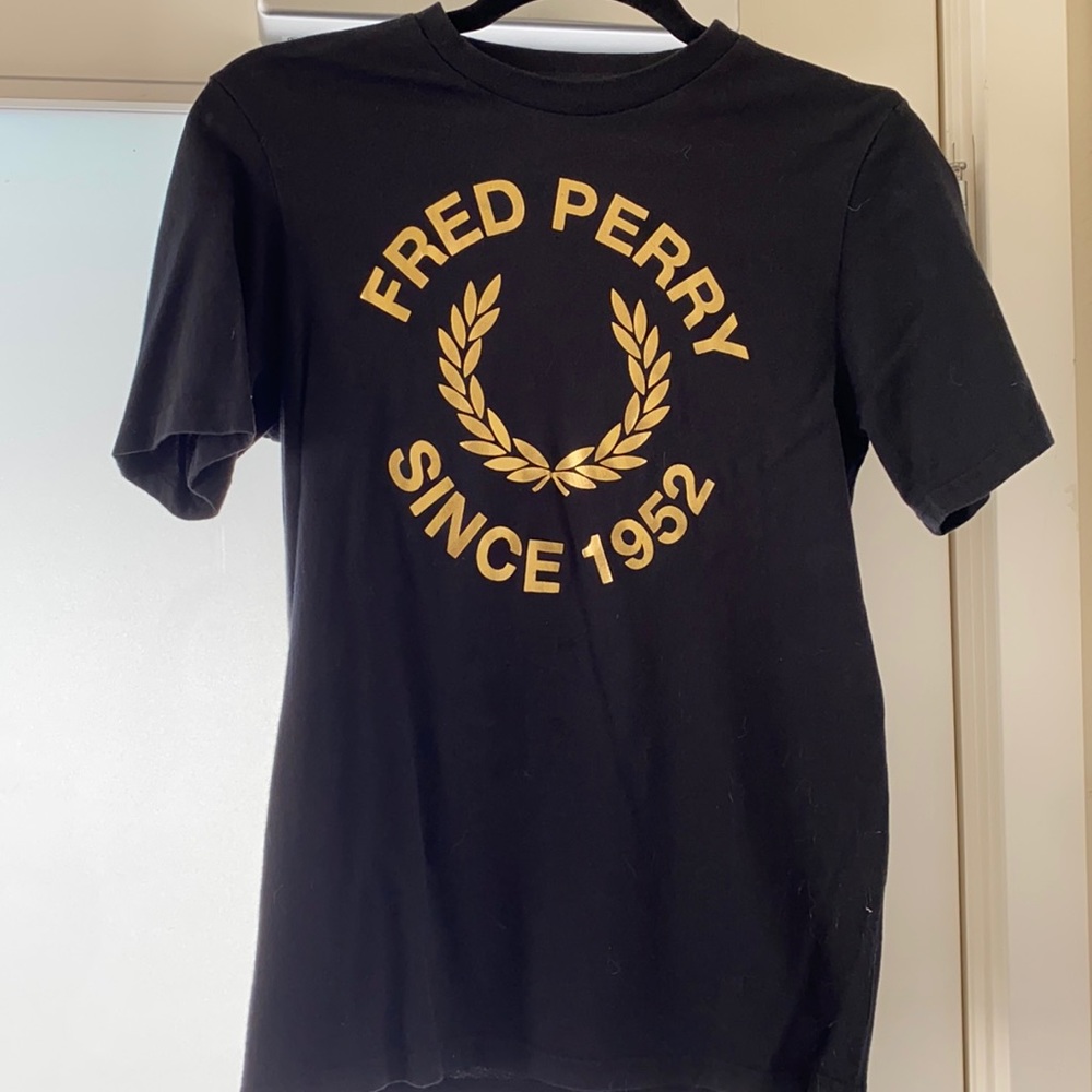 Like New!  Fred Perry Tshirt, Men’s XS.